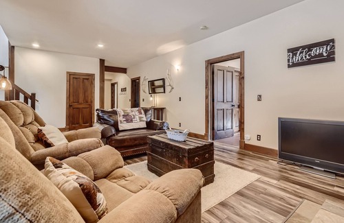 Valley of the Sun House | Beautifully updated home with fireplaces & washer/dryer - dog-friendly