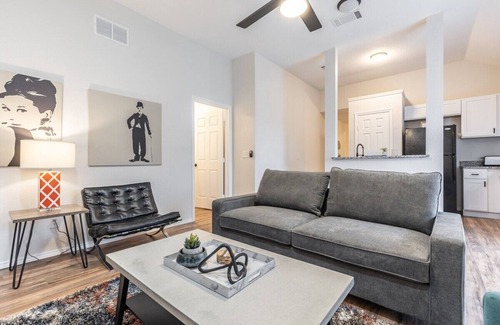 Oak Cliff House | Beautifully Updated Spacious Home/Foosball Table