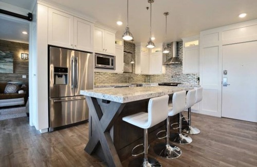 Park City Condo | Beautifully Updated Contemporary Deer Valley Condo