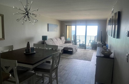 Hutchinson Island South Condo | Beautifully Upgraded 2 bedroom, 2 bath fully furnished beachfront condo.