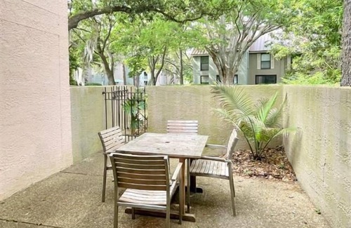 Harbour Town House | Beautifully updated, Pet-Friendly 2-Bdrm Townhome in the heart of Harbour Town