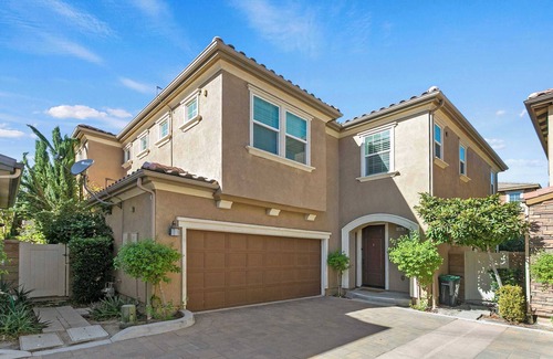 Eastvale House | Beauty on Irisbend #40848