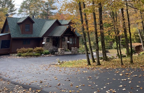 Lake Luzerne House | Beaver Dam Lodge (Lake George Area)