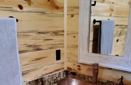 Webb Lake Cabin | Beaver Dam Lodge
