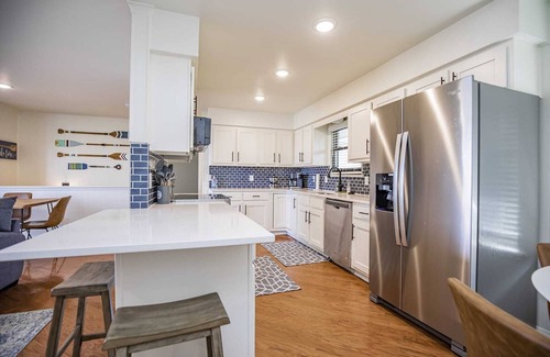 Rogers House | Beaver Lake Oasis! Water front with huge decks and 2 living spaces