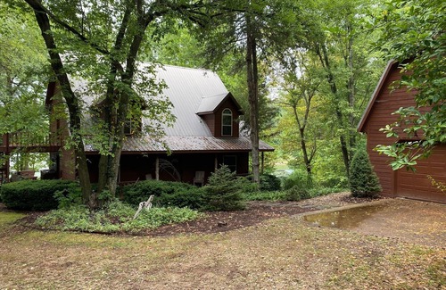 Springdale Cabin | Beaver Lake Paradise with Bunkhouse