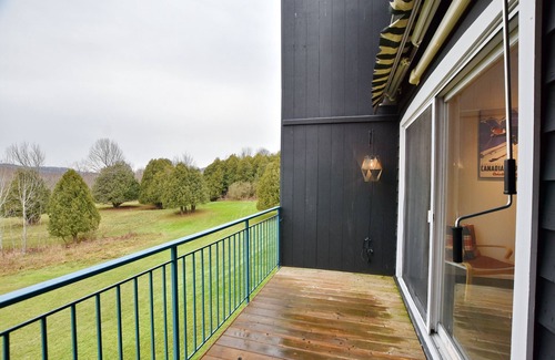 Markdale Ski Chalet | Beaver Valley Chalet with Breathtaking Views.