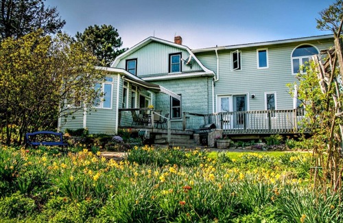 Grey Highlands House | Beaver Valley Modernized Farmhouse on 100 Acres