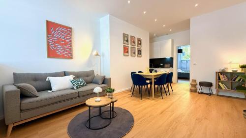 Echarding Apartment | BeckHomes Munich- Large 210 sqm Central Apartment- 7 BR, 6Baths, 3 Kitchens, Up to 18 Guests
