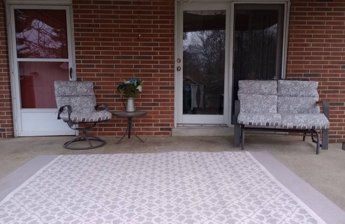 Bradley House | Beckley Escape . Near the Crossroads Mall and 20 minutes to the New River Gorge