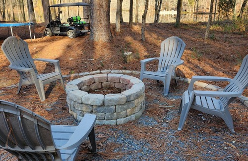 Rockmart Apartment | Becks Lake Studio n Fire Pit 3/4 mile to Silver Comet Trailnnear wedding venues