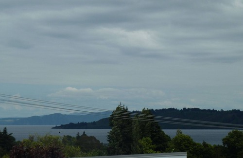 Waipahihi House | Becky's Bach, modernised cottage, with views