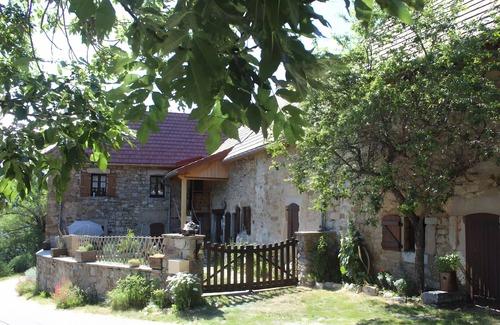 Les Cotes de Corps Bed & Breakfast | Bed and Breakfast 'La Chambre De L'Obiou 1' with Lake View, Shared Garden and Wi-Fi