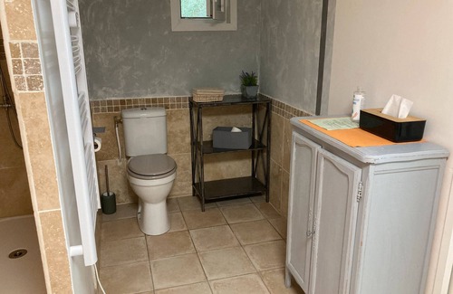 Puget Bed & Breakfast | Bed and Breakfast 'Acidulée' with Shared Pool, Wi-Fi and Air Conditioning