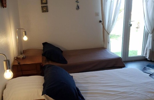 Pineto House | Bed and breakfast "ARINELLA" by the sea near bastia airport/seaport