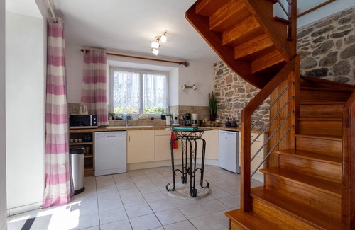 Lannion Bed & Breakfast | Bed and Breakfast 'Chambre Gaëllica' with Shared Garden and Wi-Fi