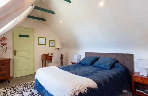 Lannion Bed & Breakfast | Bed and Breakfast 'Chambre Gaëllica' with Shared Garden and Wi-Fi