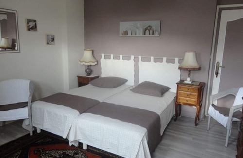 Nevez House | bed and breakfast chez josiane calme grand jardin