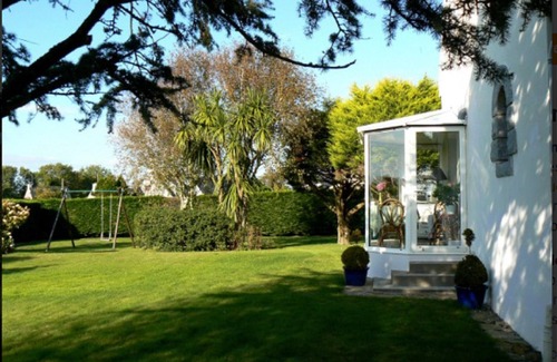 Nevez House | bed and breakfast chez josiane calme grand jardin