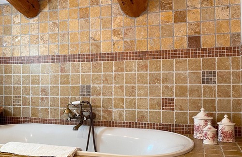 Murato Bed & Breakfast | Bed and Breakfast 'Colomba' with Shared Pool, Wi-Fi and Air Conditioning