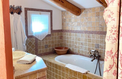 Murato Bed & Breakfast | Bed and Breakfast 'Colomba' with Shared Pool, Wi-Fi and Air Conditioning