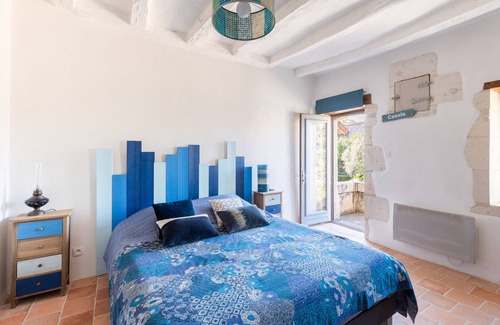 Tavant Bed & Breakfast | Bed and Breakfast 'Destination Paisibleue' with Shared Terrace, Shared Garden and Wi-Fi