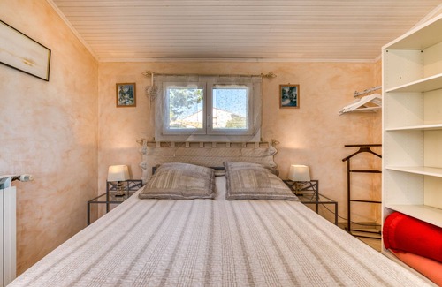 Saint-Drezery Bed & Breakfast | Bed and Breakfast 'Chez Gaston' with Private Pool, Wi-Fi and Air Conditioning