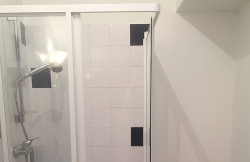 Saint-Fargeau House | bed and breakfast with swimming pool, "the workshop"