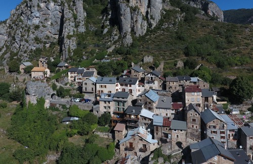 Roubion House | Bed and Breakfast in a village perched in the heart of the Mercantour Park