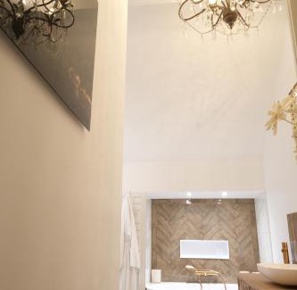 Merignac Bed & Breakfast | Bed and Breakfast Shandita