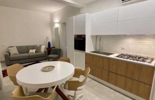 Lake Bracciano Apartment | BED&BIKEITALA ANGUILLARA SABAZIA AL BORGO - House in the village on the shores of the lake