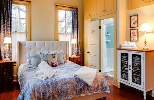 Clifton House | Bed&Bourbon | Classic | Walk | Close to Everything