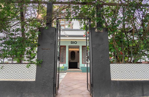Zona 4 House | bed in shared dorm Rio Hostel in Guatemala City Zone 4, pedestrian streets.