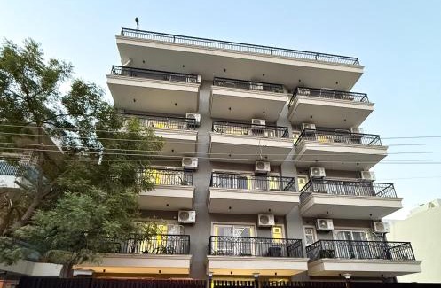 Sushant Lok Apartment | BedChambers Luxurious Aparthotel Near Medicity