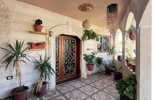 Wadi Musa Apartment | Bedouin Family House