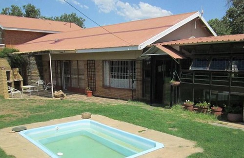Bayswater House | Bedrock B&b - Double Bedroom for friends or couple