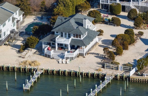 Loveladies House | BEDROOM SLEEPS 16; WATERFRONT-pet friendly-Handicap Ramp-By Owner