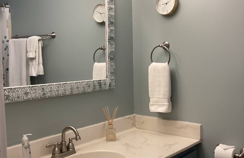 Mount Pleasant House | Bedroom with additional private room for working, exercising and entertainment