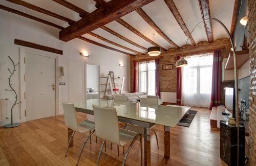 El Pilar Apartment | Beds & Breaks Boyvin