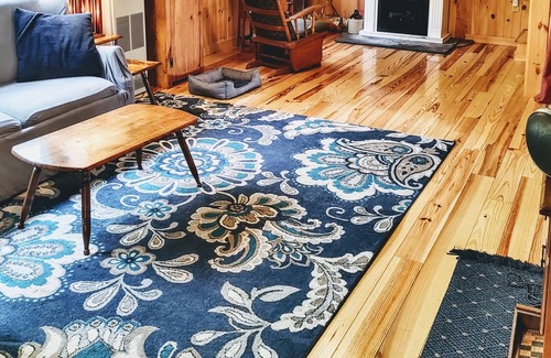 Concord Cabin | "Bee at Ease" cottage on Shadow Lake
