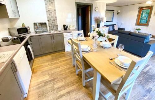 York House | Beech Lodge 2 Hot Tub