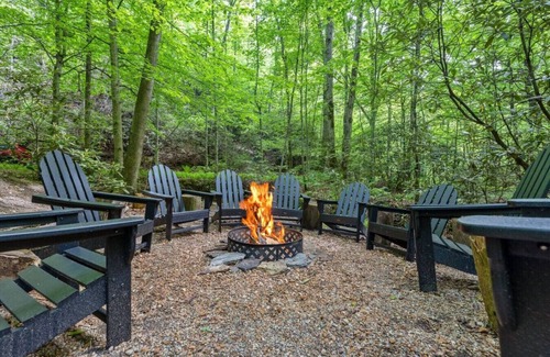 Heidelberg Apartment | Beech Timber- 30 Acre Secluded Glamping in RRG!