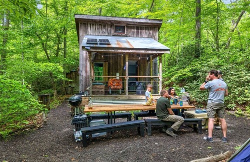 Heidelberg Apartment | Beech Timber- 30 Acre Secluded Glamping in RRG!