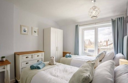 Seahouses House | Beechcroft Cottage - Seahouses Northumberland - Coastal, Harbour, Beach, Parking