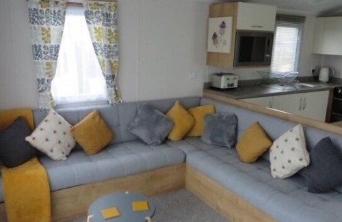 Camber House | Beechwood 18 -With Veranda - No pets Allowed
