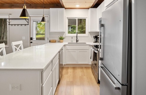 Canadian Lakes Ski Chalet | Beechwood Chalet Sleeps 10 Canadian Lakes!