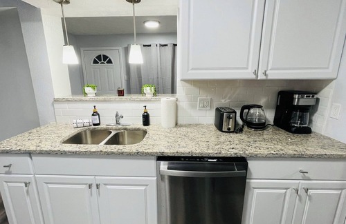 Maple Heights House | Beechwood Graceful Getaway – Maple Heights Comfort