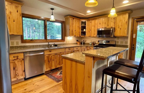 Big Sky House | Beehive Lodge - ski in ski out access to Big Sky Resort