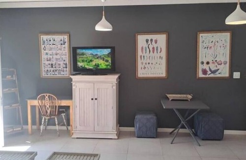 Port Elizabeth Cottage | "Beethoven" Private apartment/Gastehuis