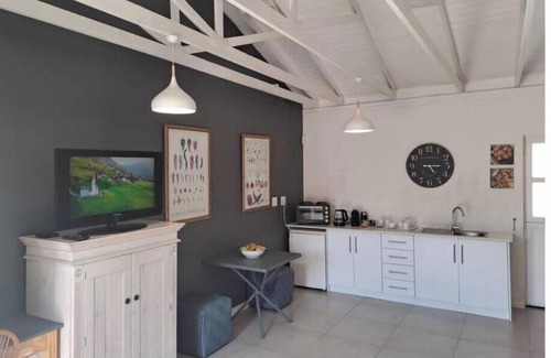 Port Elizabeth Cottage | "Beethoven" Private apartment/Gastehuis